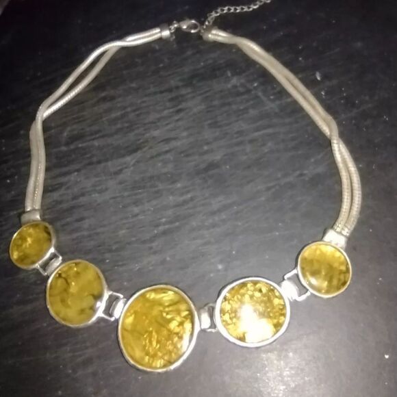 Beautiful Silver-Tone & Large Choker Necklace With MOP in Resin Look 15"+2" - Picture 2 of 8